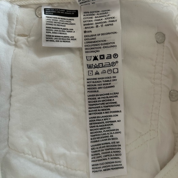 NWT Levi’s | Women’s Original White 501 Buttonfly Distressed High Rise Jeans, 26 - Picture 4 of 16